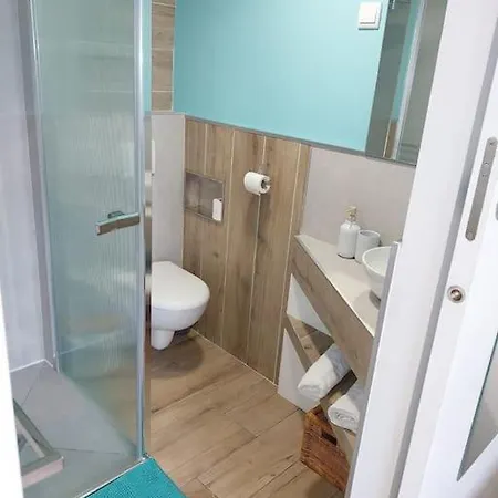 Indépendant Et Climatisé. Arrivée Autonome