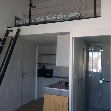 Indépendant Et Climatisé. Arrivée Autonome